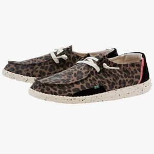 Hey Dude Wendy Jungle Brown Women’s Cotton Canvas Shoes Size 6 Leopard Slip-On